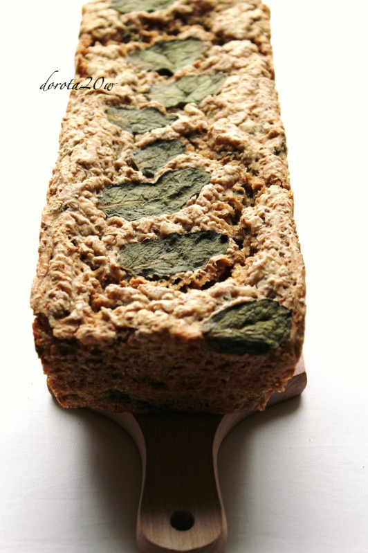 Chleb orkiszowo-żytni z miętą