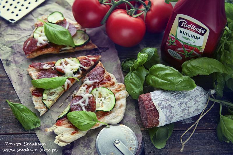 pizza z ketchupem Pudliszki