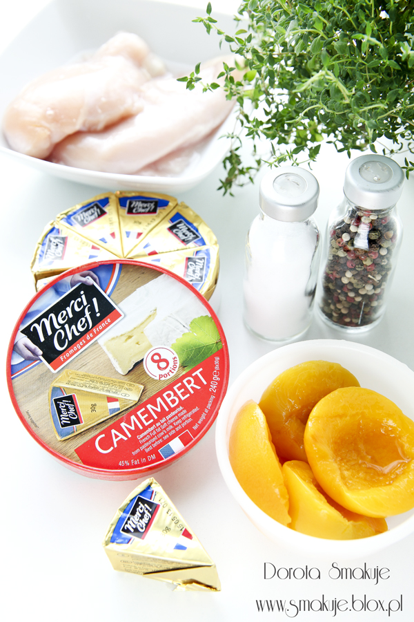 Grillowane roladki z kurczaka z brzoskwiniami i serem camembert Grillowane roladki z kurczaka z brzoskwiniami i serem camembert