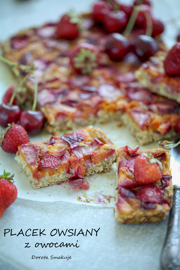 Placek owsiany z owocami Placek owsiany z owocami