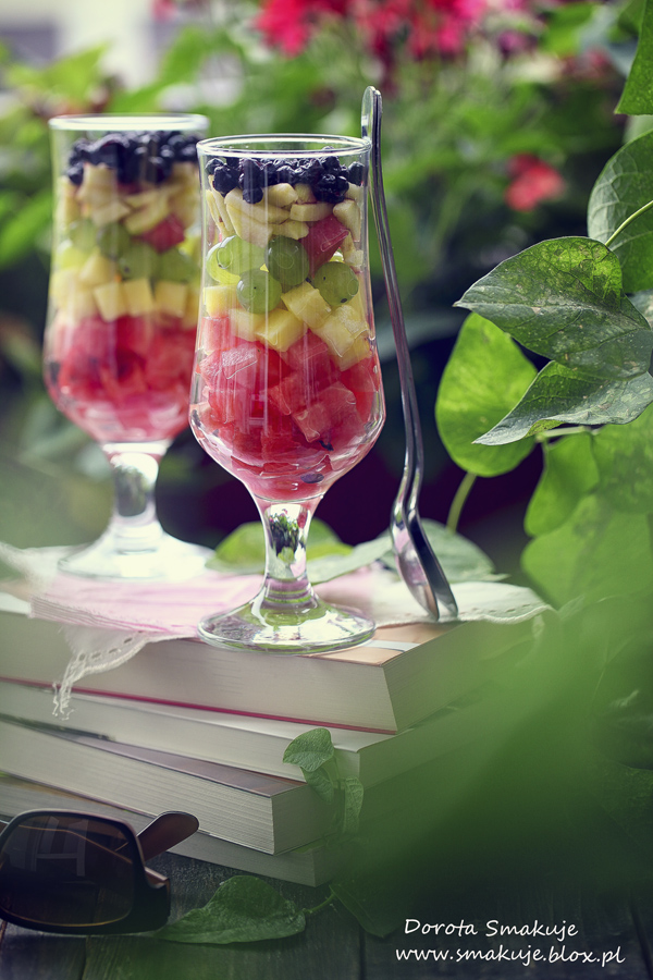 Warstwowa sałatka owocowa