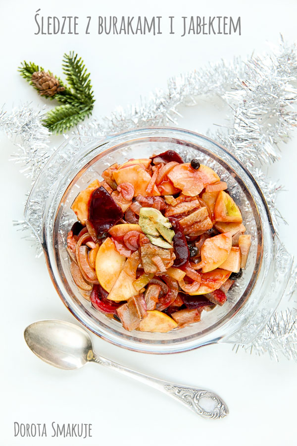 sledzie_z_burakami_i_jablkiem