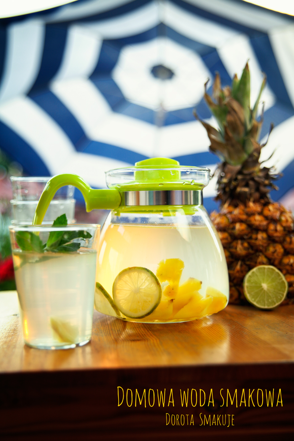 Domowa woda smakowa ananasowo-limonkowa